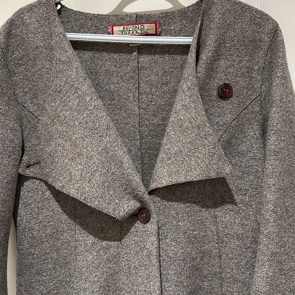 Wool Assymetrical jacket - Picture 5 of 8